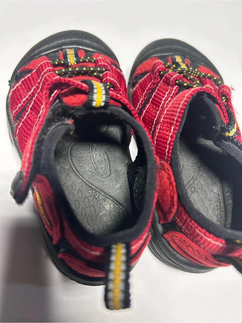 KEEN Newport H2 Toddler Sandals Size 4 Red Black Yellow Preowned Great Condition
